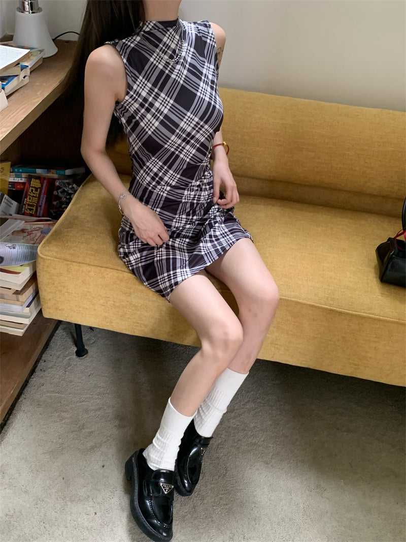 Half polar check sleeveless dress