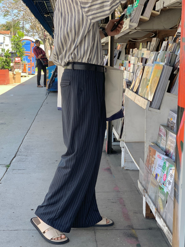 One-tuck stripe wide slacks