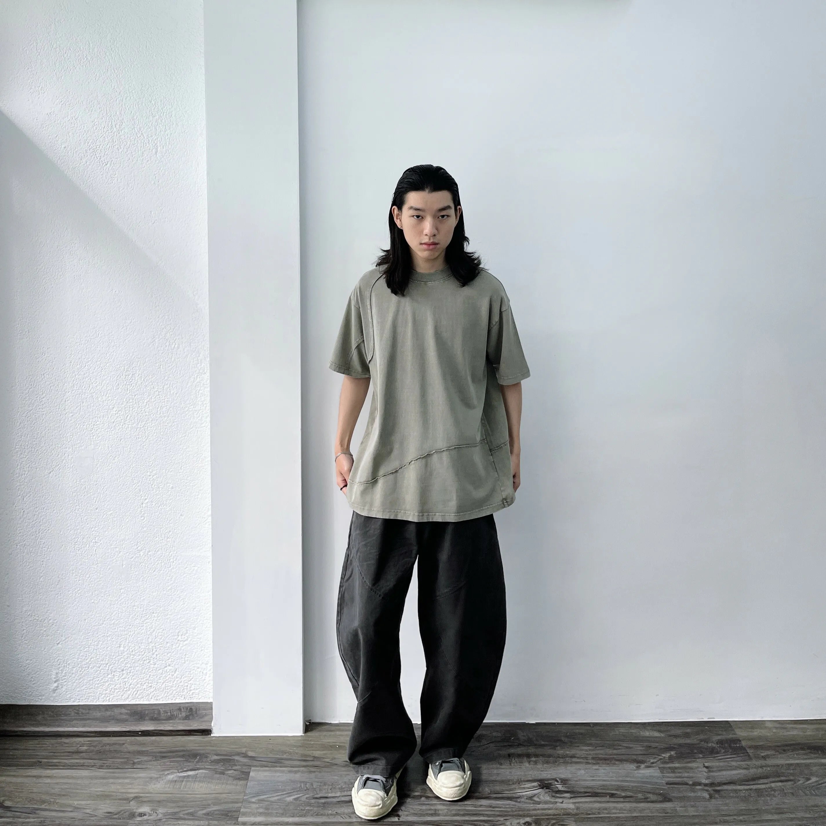 アシンメトリーストライプTシャツ