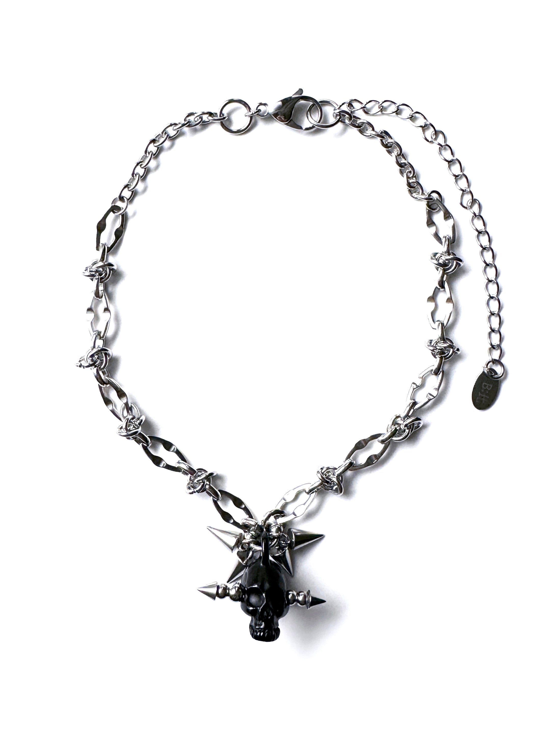 Horned Skull Barbed Necklace (size: 2type)