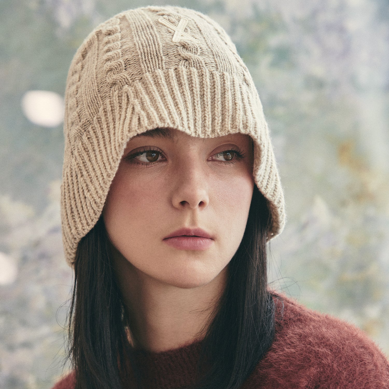 ★VARZAR★ VA applique cable knit bucket hat ivory VA Applique Cable Knit Bucket Hat / Ivory - VARZAR | 60