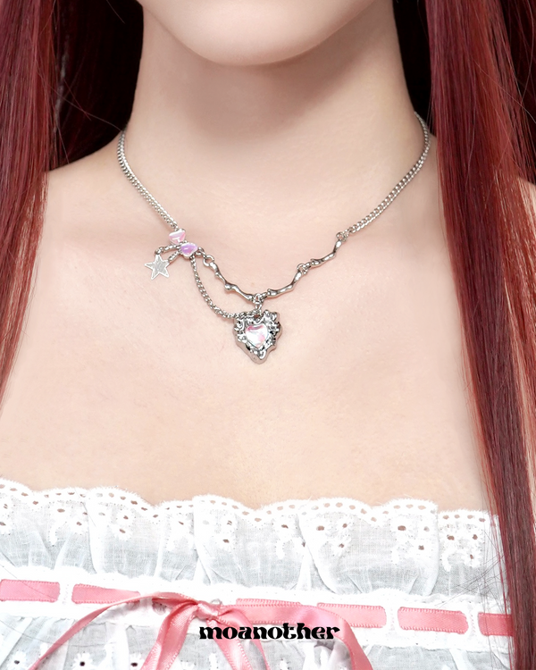 AURORA HEART RIBBON CHAIN NECKLACE