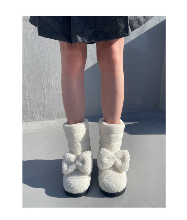 Ribbon fleece boots