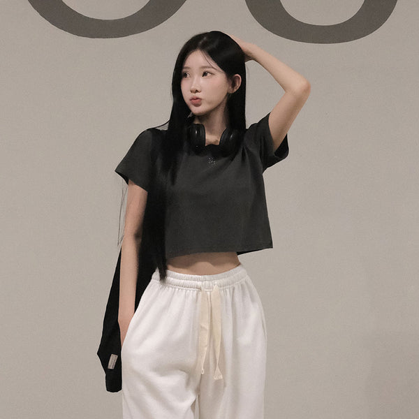 [BELLIDE MADE] pigment cropped short-sleeved T-shirt