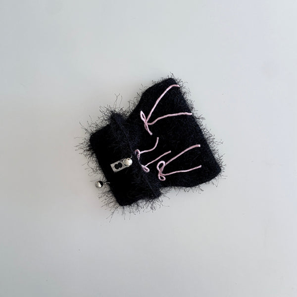 [MADE] Étang Ribbon Fluffy Pouch | Black