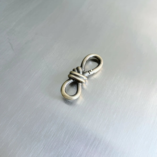 Twisted Design Buckle