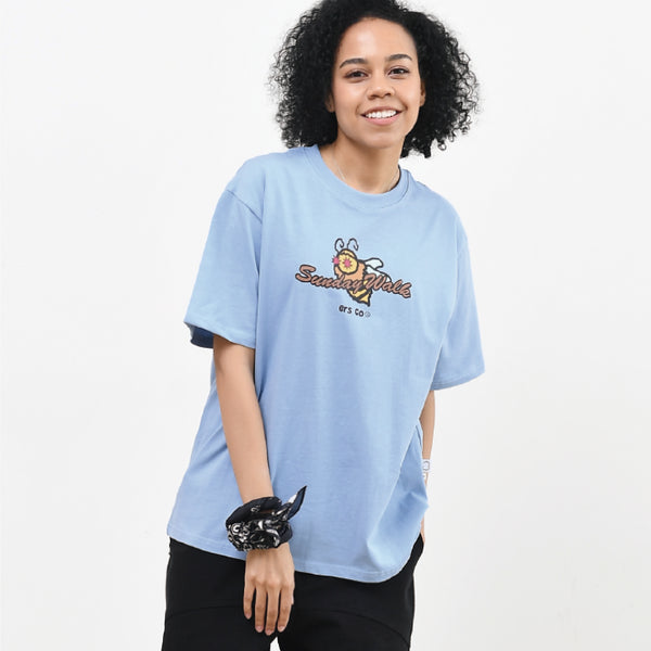 honey bee tee_light blue