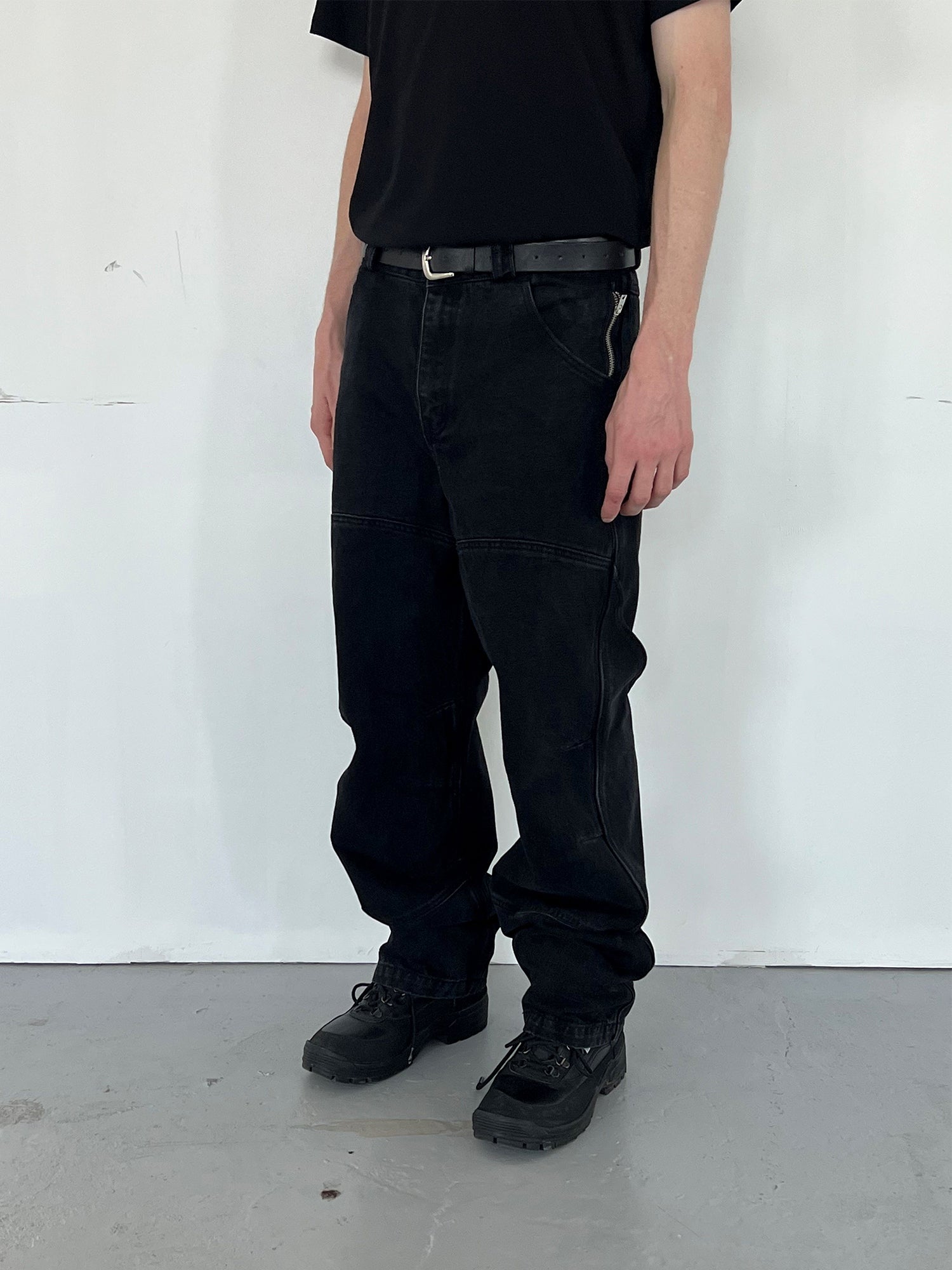 MPa CALF POCKET PANTS (BLACK)