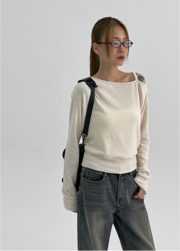 [MADE] Keppelin One-Shoulder Knit Long-Sleeved T-shirt