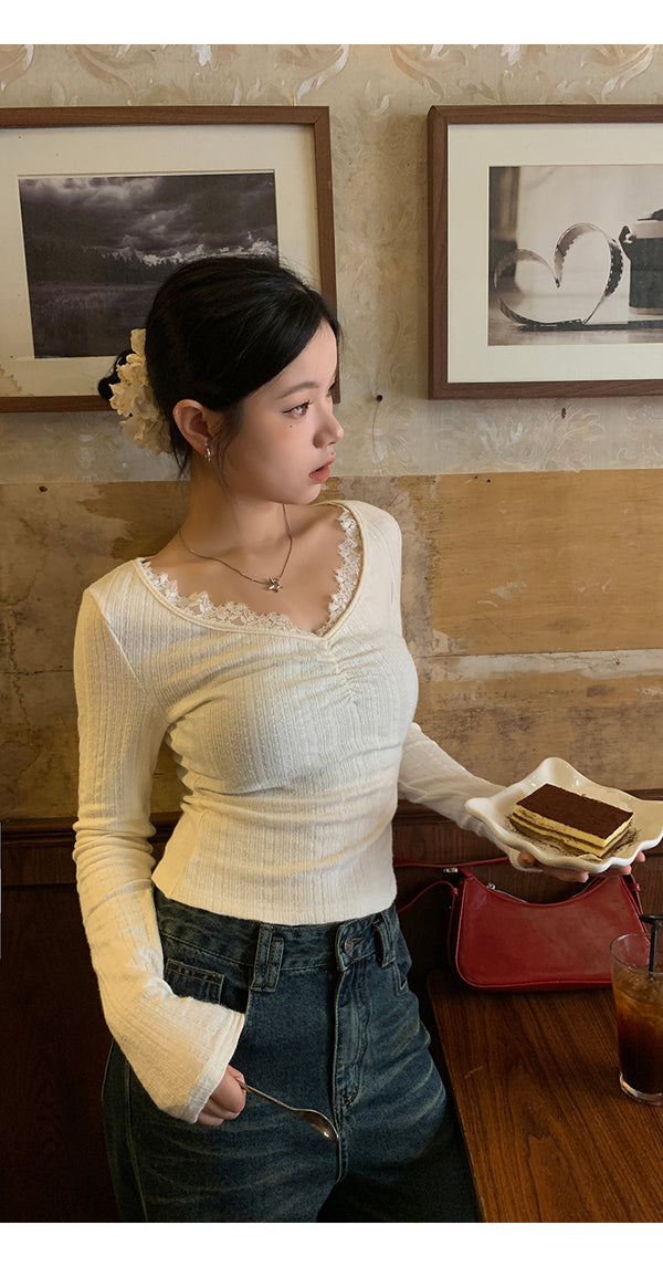 V-neck Shirring Lace Long-Sleeved T-shirt