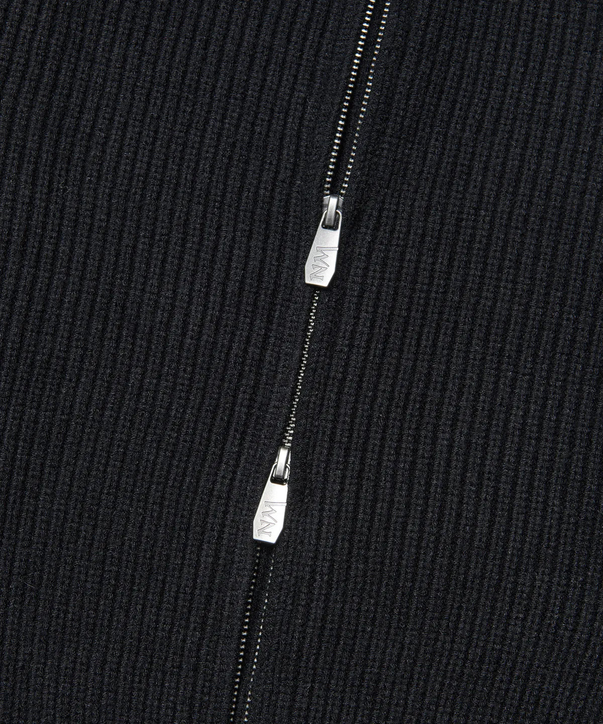 アノマリーニットジップアップ-ブラック