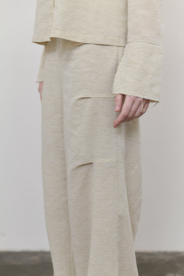 SIDE TUCK-DETAILED LONG PANTS