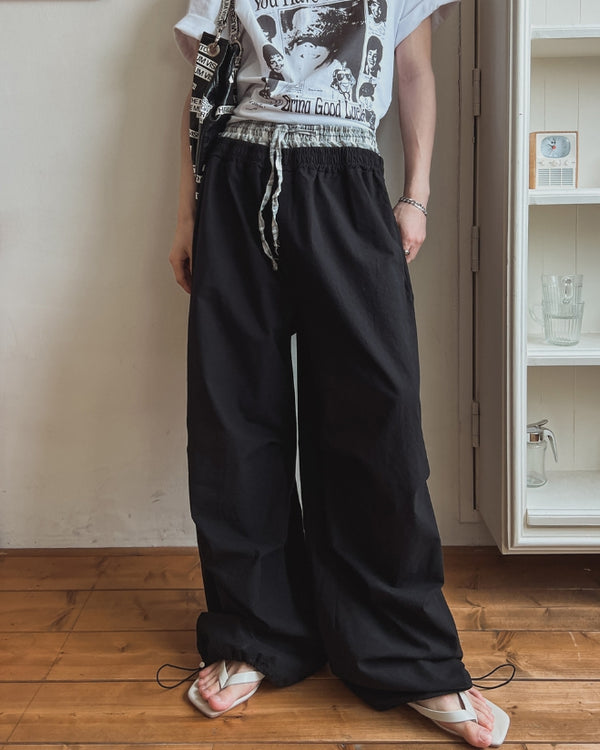 Trunk layer parachute pants