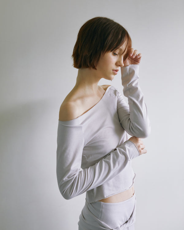 Inez off-shoulder warmer tshirt _ Light grey(1 PCS)