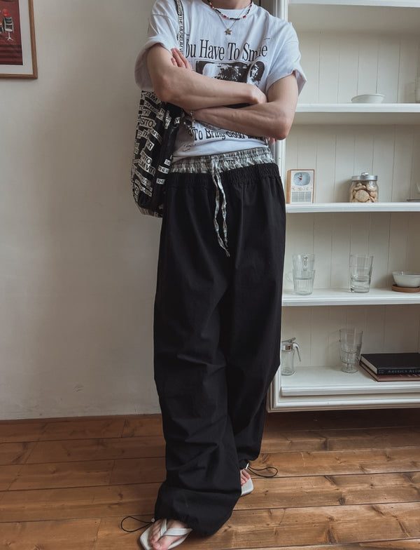 Trunk layer parachute pants