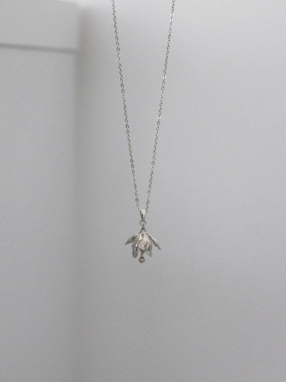 【MADE】 magnolia necklace 00