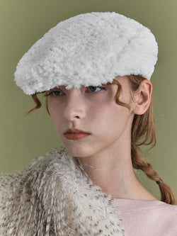 FLAT CAP IN CREAM FUR PASTRY