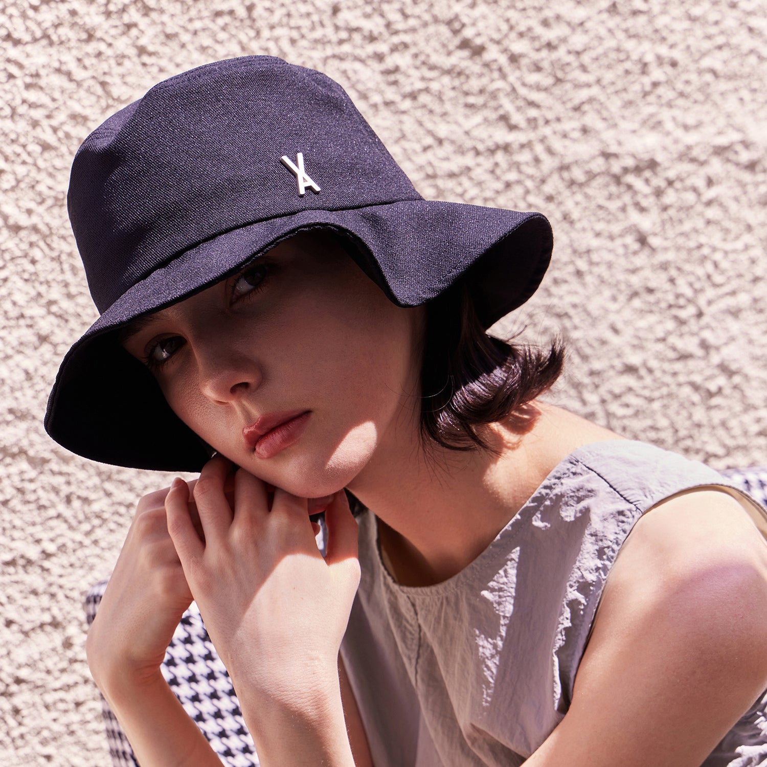 VA Stud Frill Bucket Hat / Black