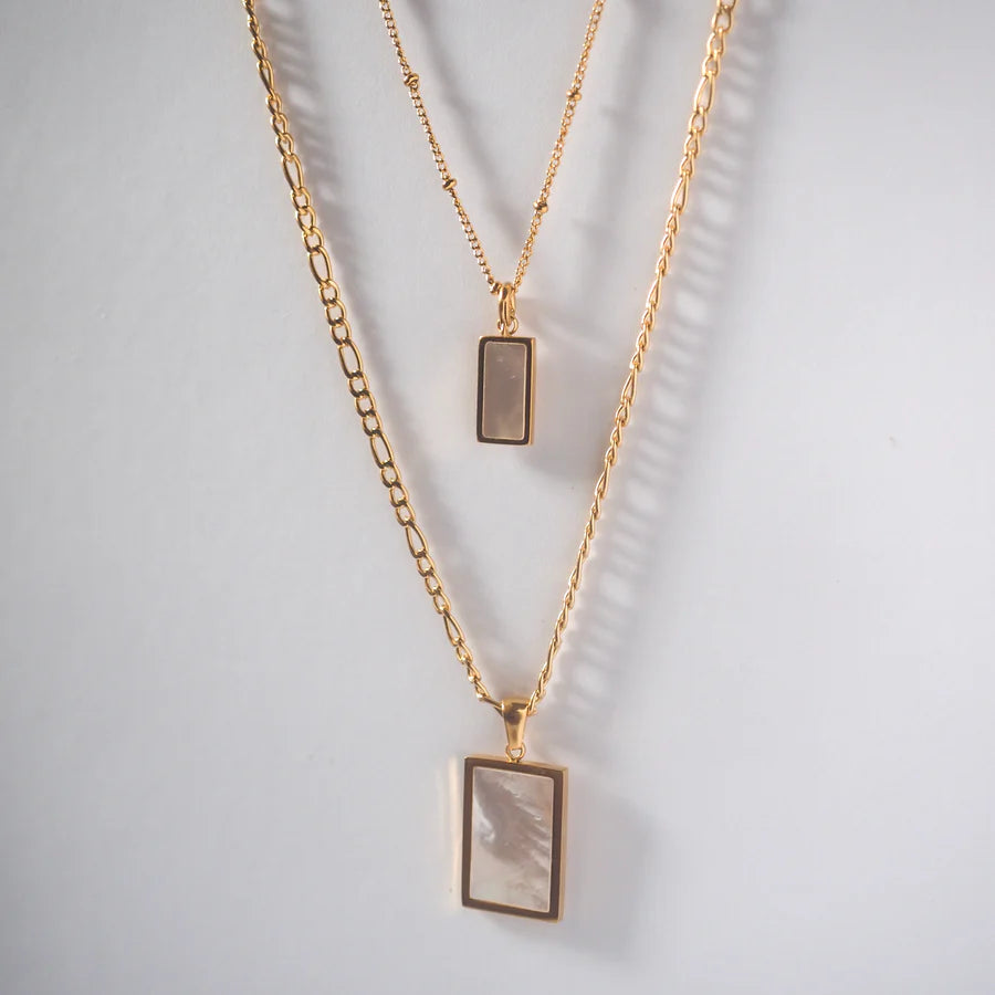 Rhea Mother of Pearl Necklace (SIZE S)