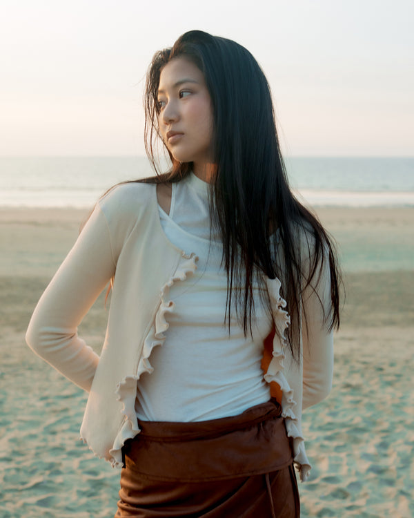 Cindy ruffle cardigan _ beige