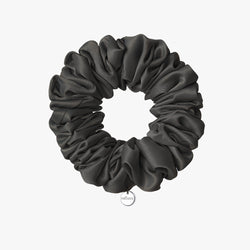 SHIRRING SATIN SCRUNCHIE (DEEP GRAY)