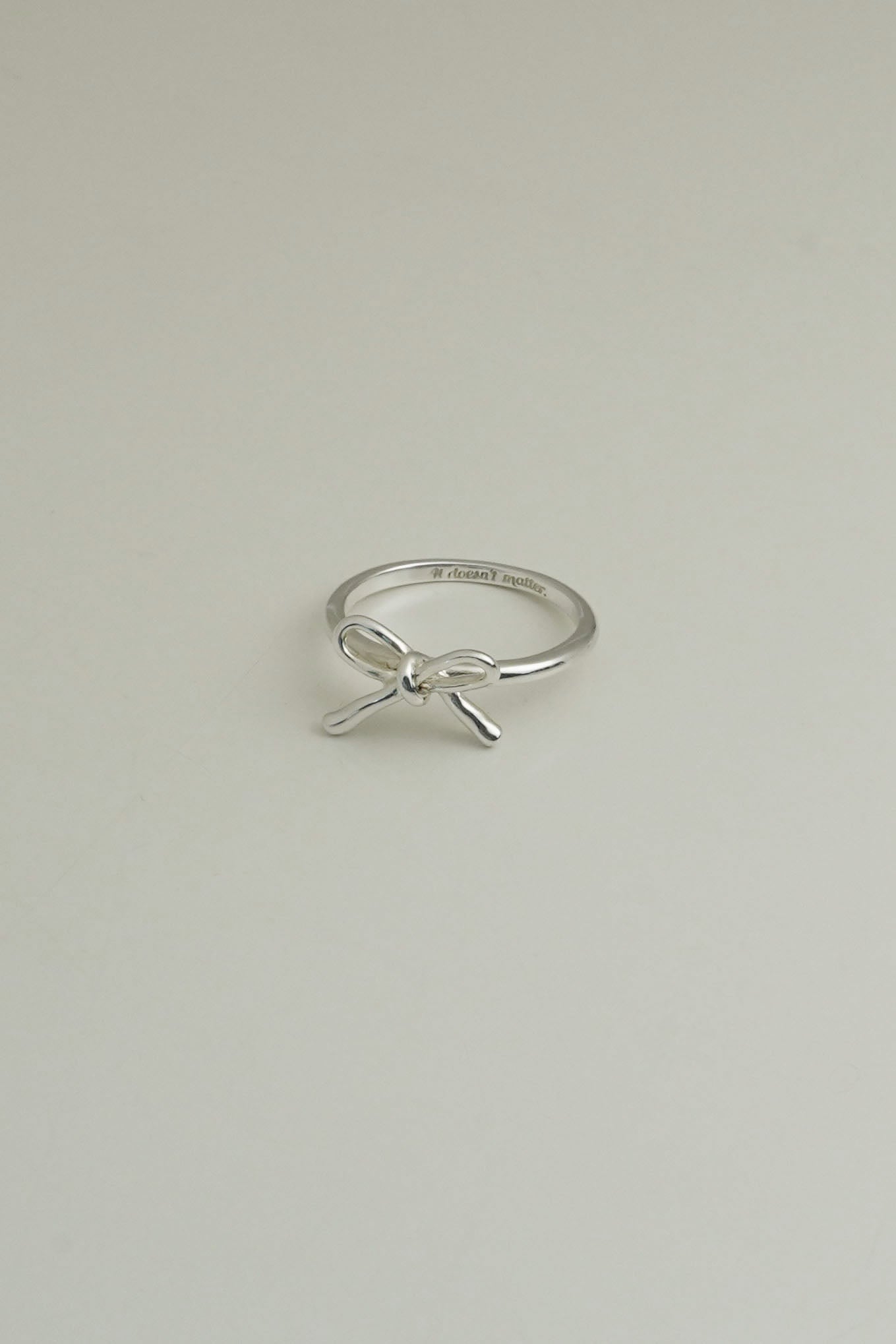 Teeny ribbon ring (Silver) 