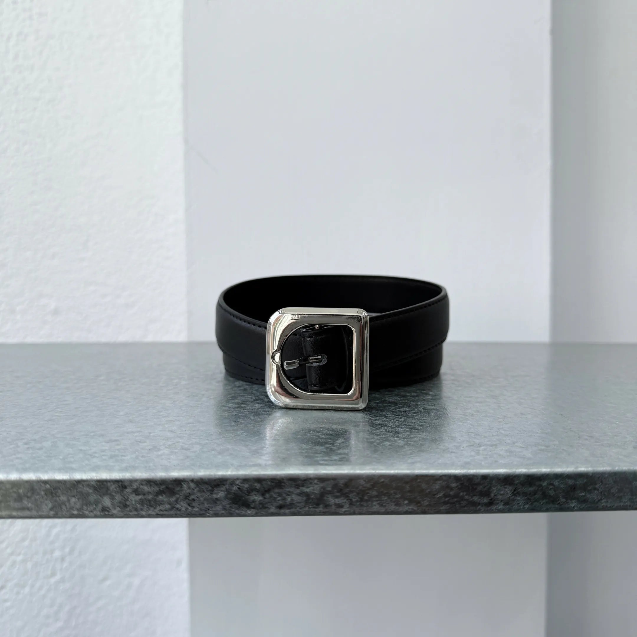 エッセンシャルレザーベルト