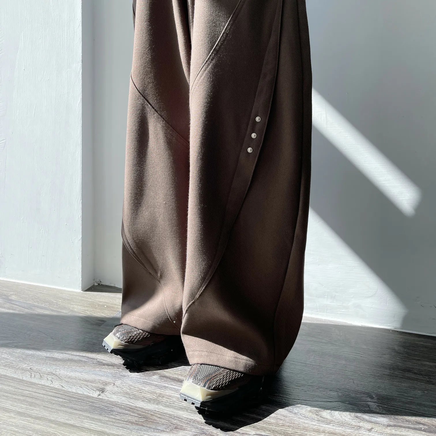 カーブブレードパンツ