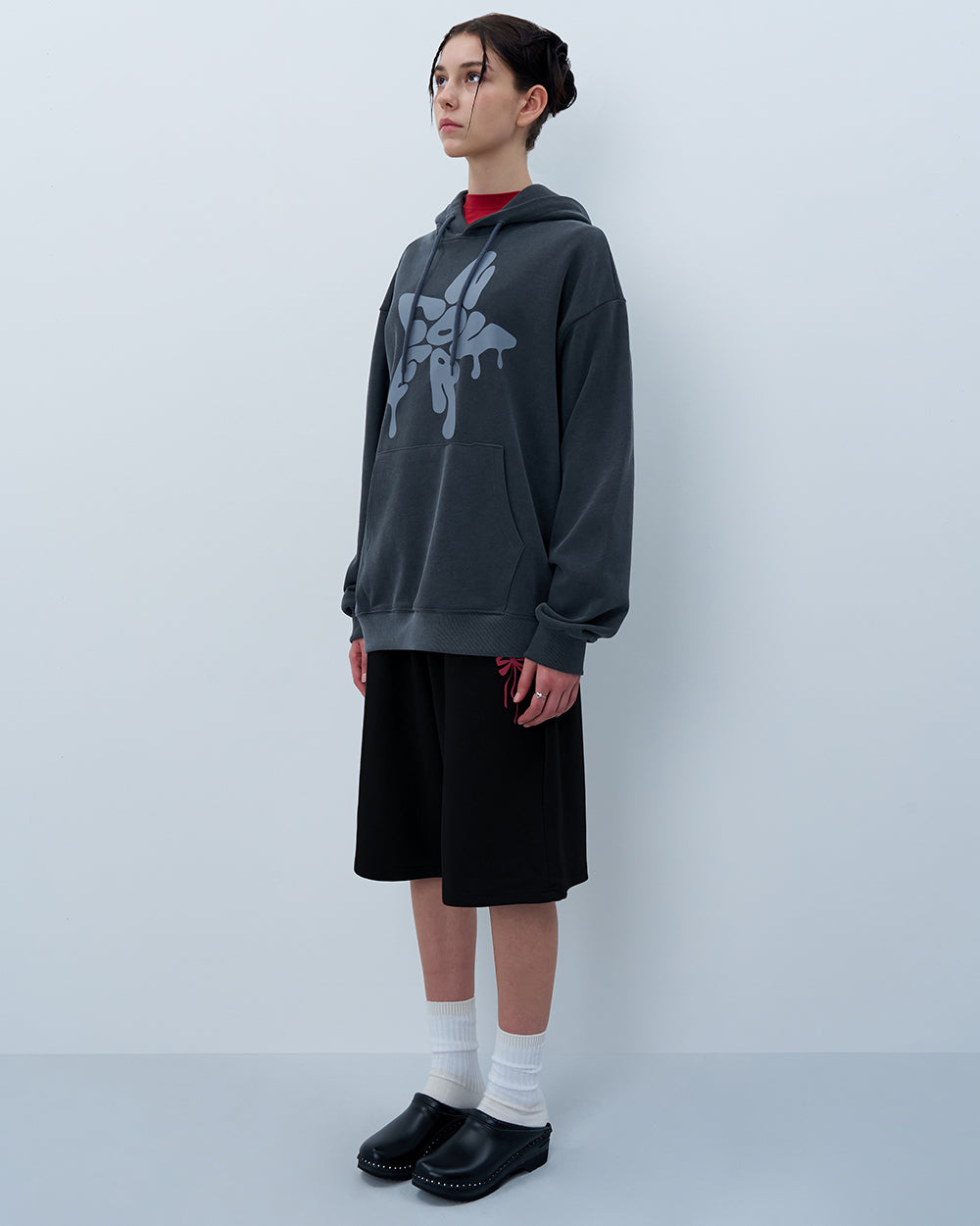 MELTING STAR LOGO PIGMENT HOODIE-CHARCOAL