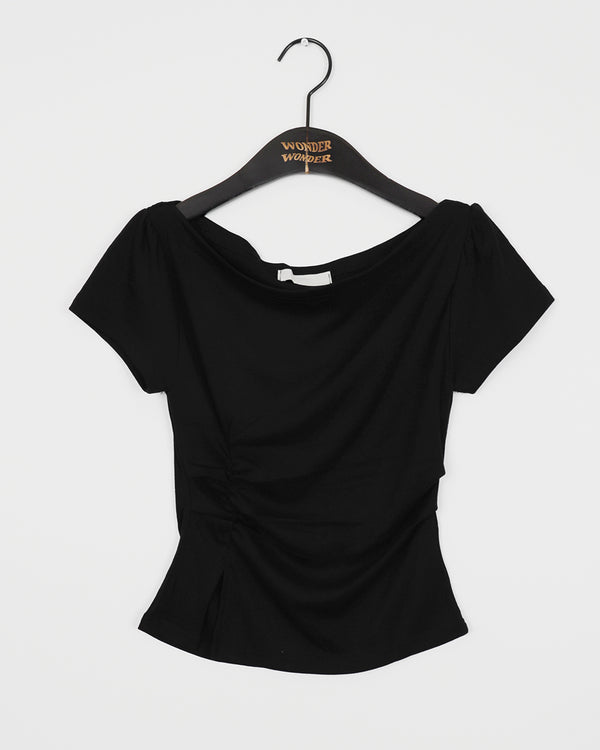 Kinty Guest Look Unbalanced Shirring Slit Boat Neck Short-Sleeved T-Shirt