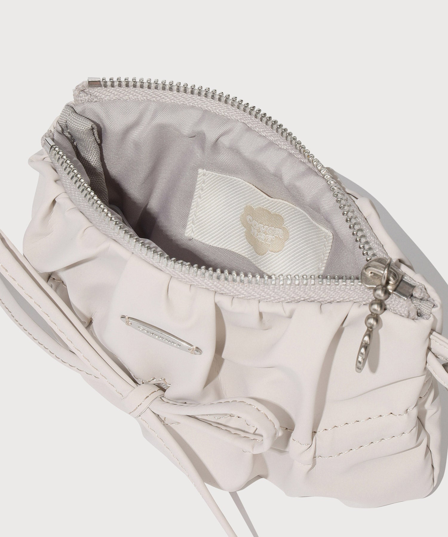 Clover Heart Ribbon Handle Pouch Light Beige - Covernat | 60