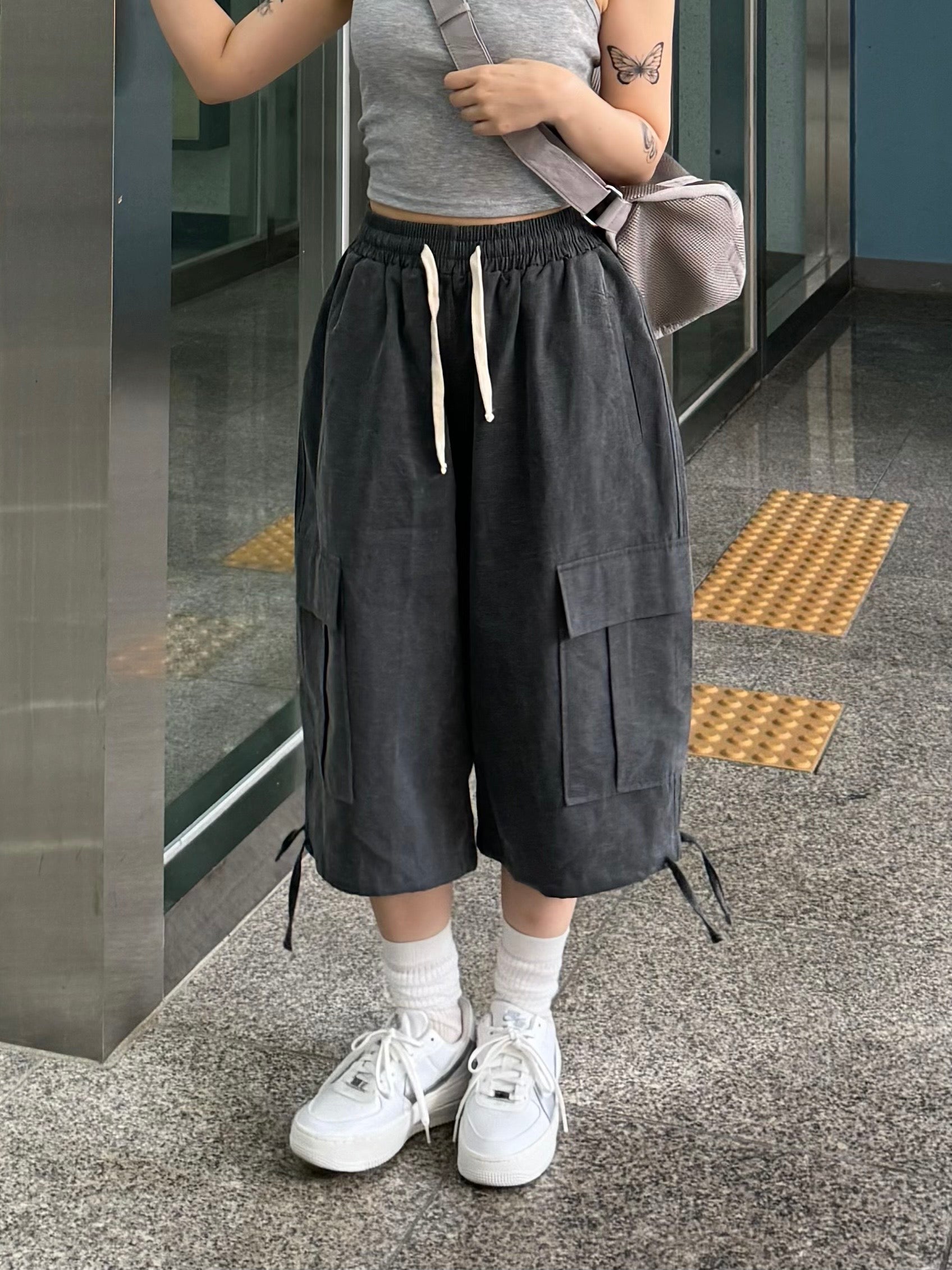 lip pigment cargo pants