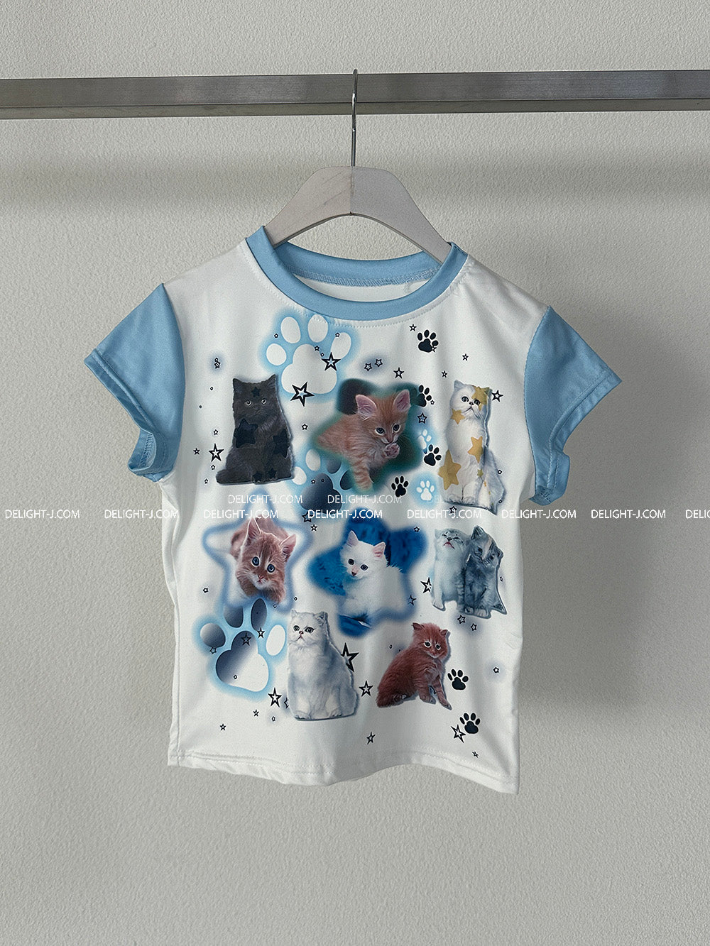 Kitty Kitty Kitch Cropped T-shirt with Raglan T-shirt