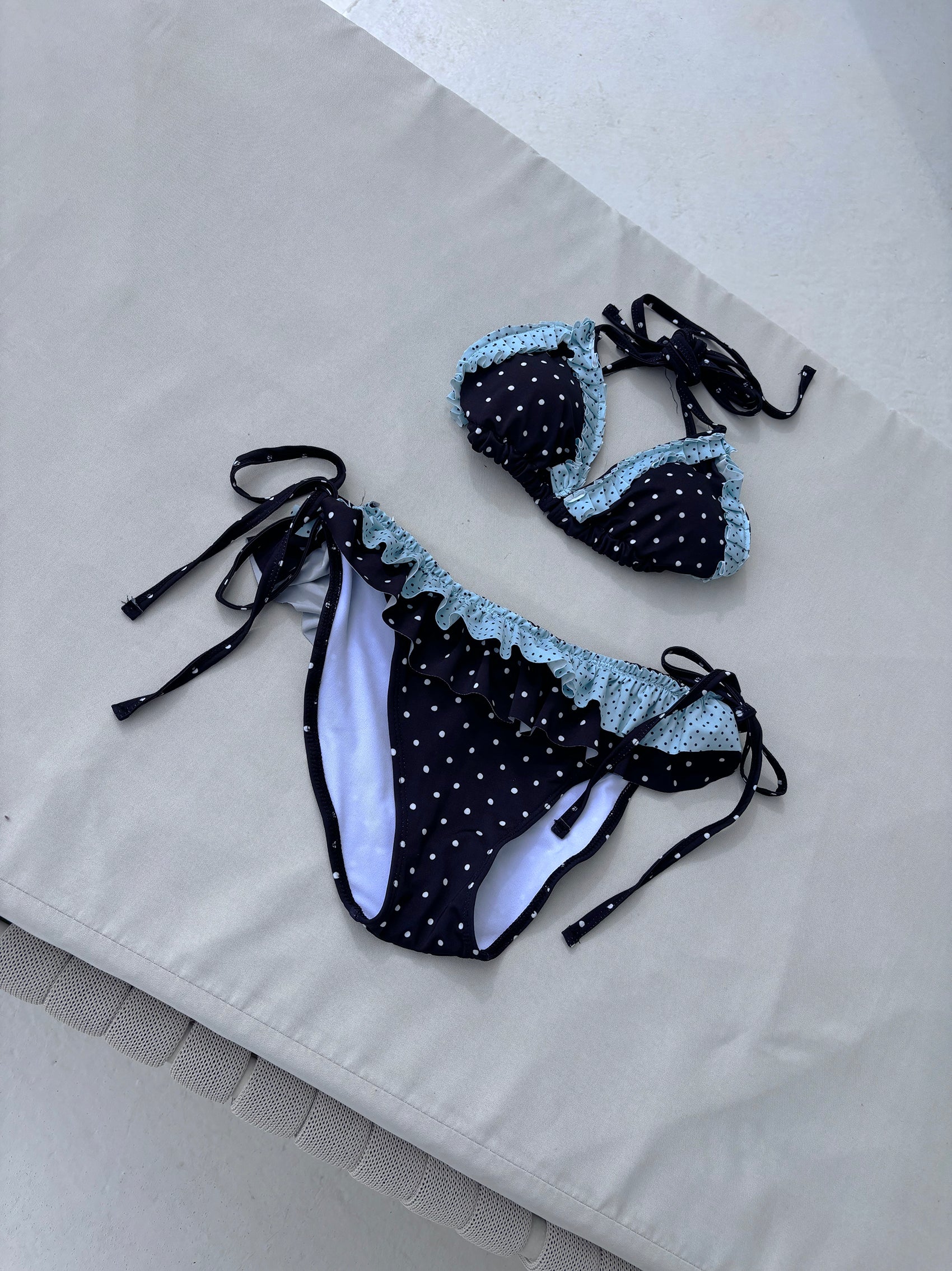 less dot bikini(2 color) - THEAIRTOWN | 60% - Asian Fashion