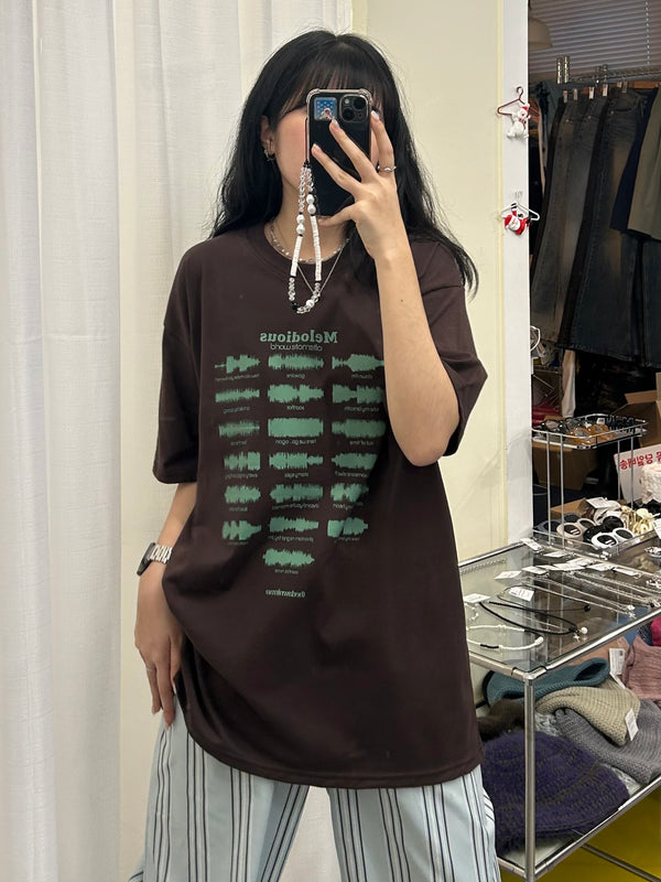 ユニセックスメロディボクシーショートスリーブブラウンtシャツ