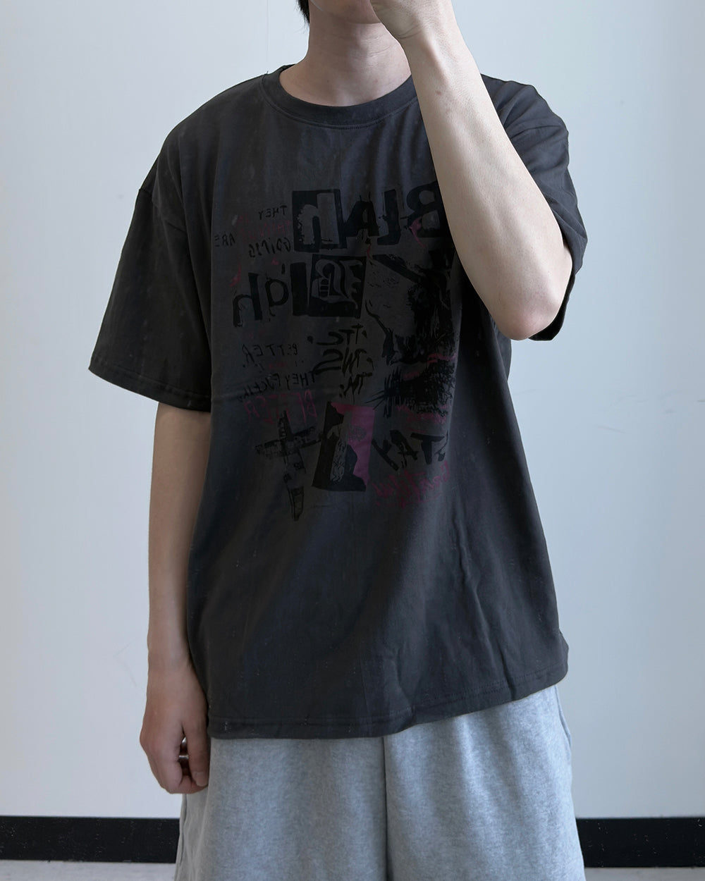 ブラグルプリントオーバーフィットショートスリーブTシャツ