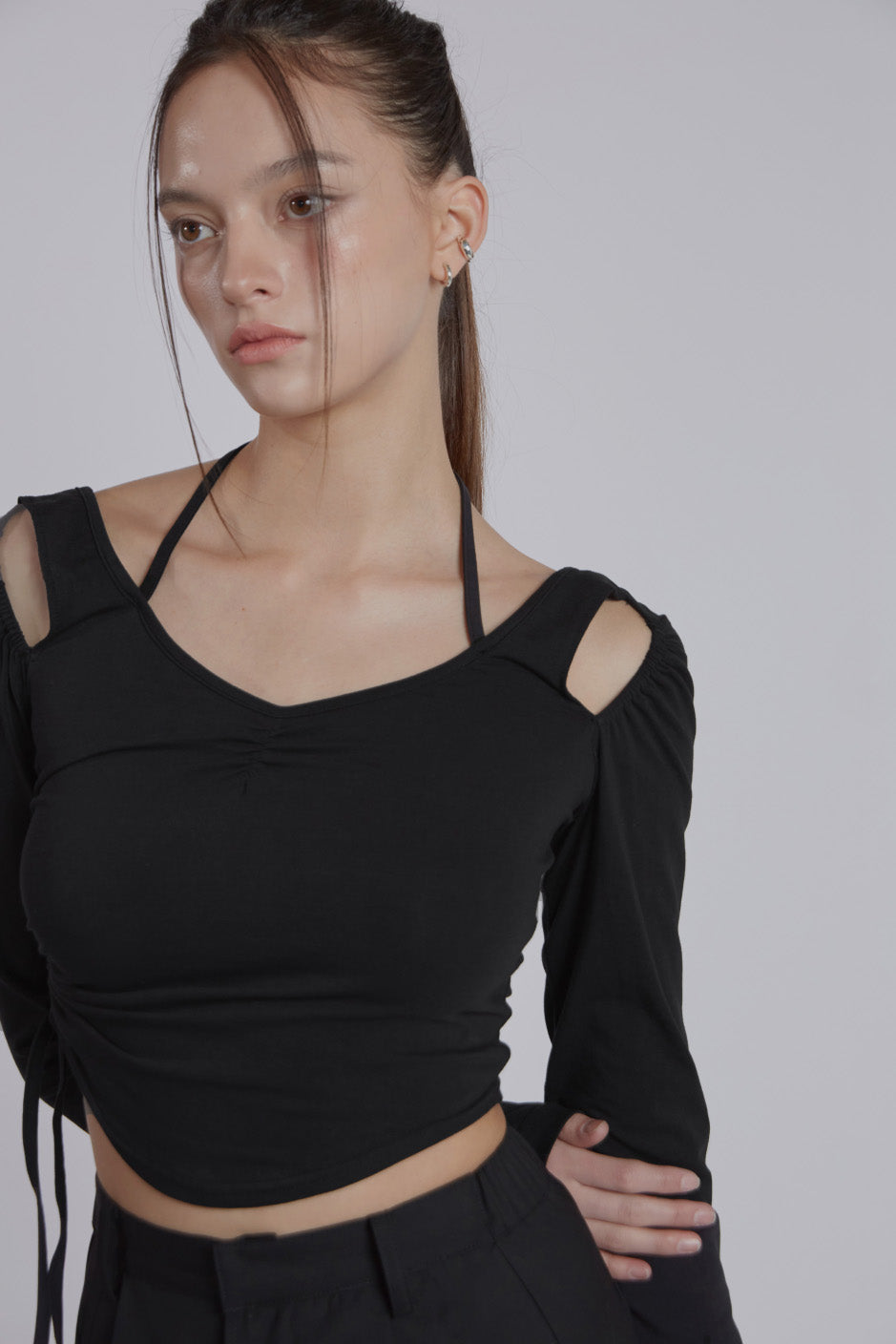 HALTER NECK SHIRRING TOP(BLACK)