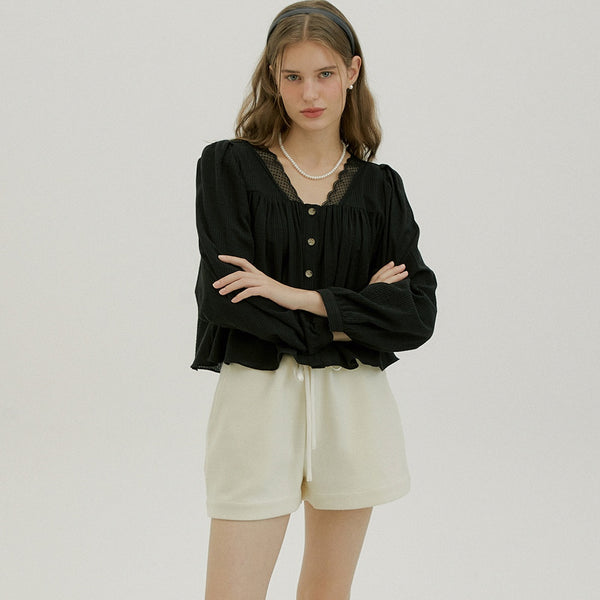 V NECK SHIRRING LACE BLOUSE - BLACK