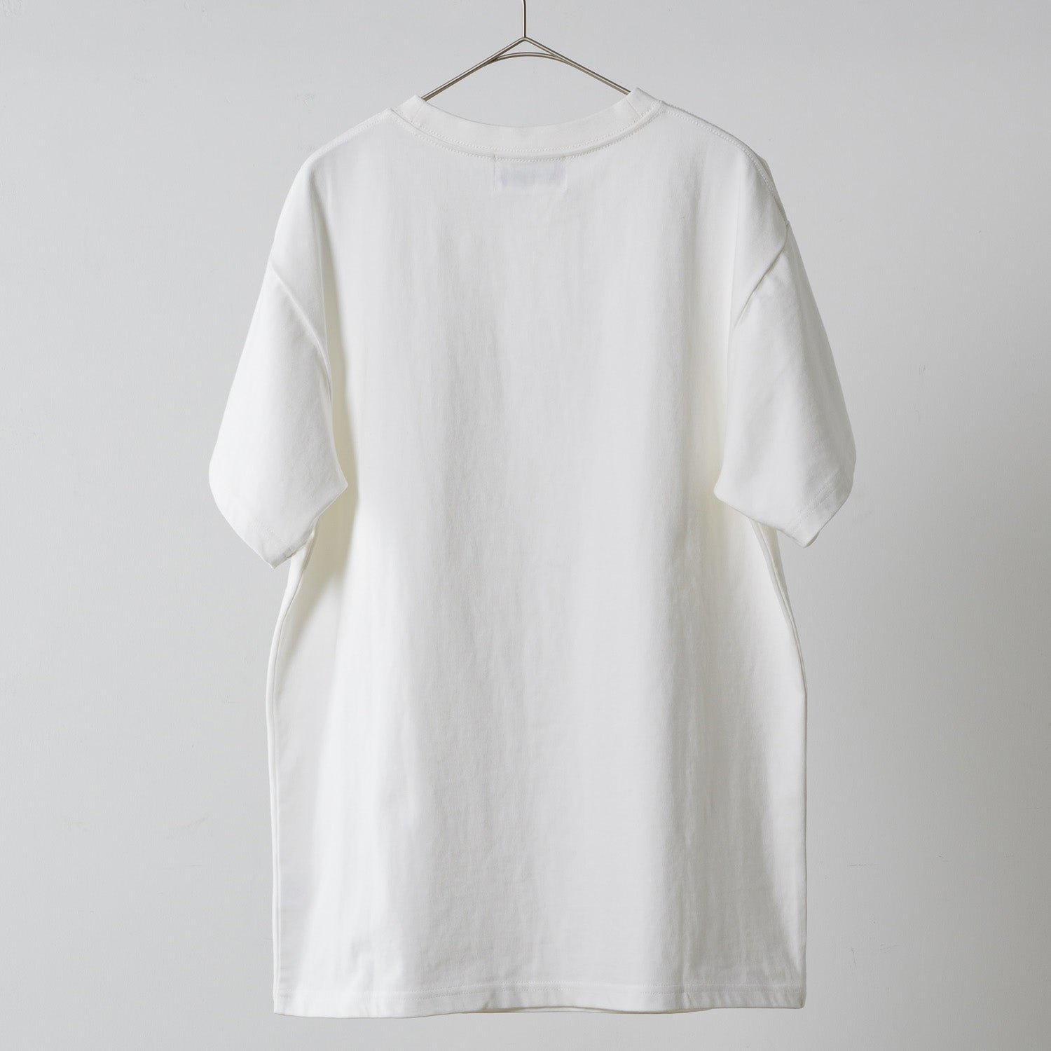 ラインストーンfeketeロゴTシャツ