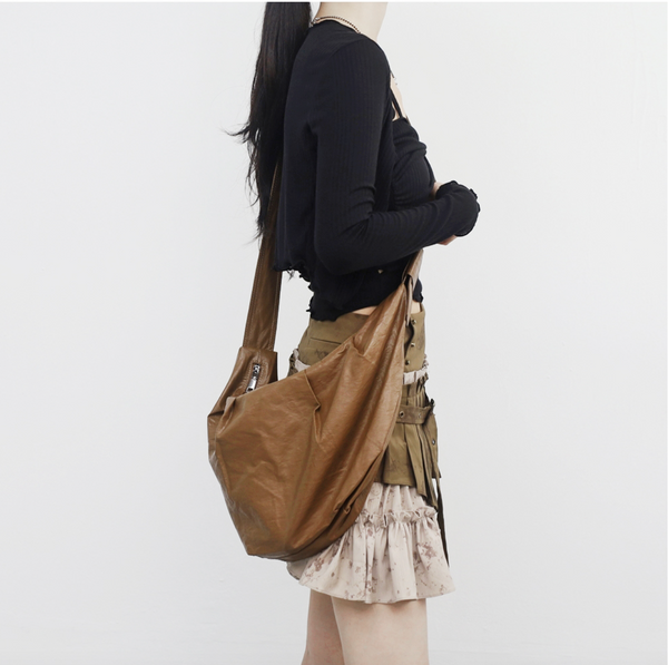 Romone Croissant Shoulder Crossbag