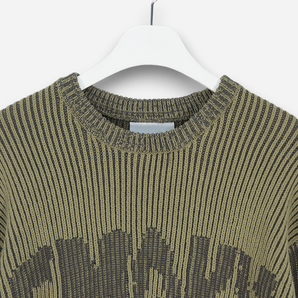 Two-Tone Warmer Artwork Knitwear