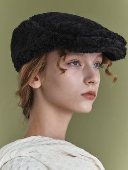 FLAT CAP IN BLACK FUR PASTRY