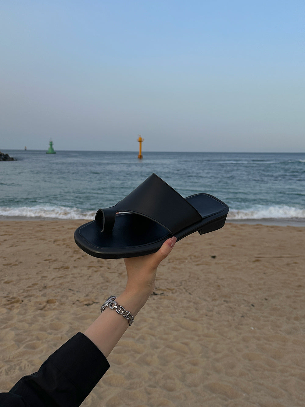 サンダル ASCLO Black Flip Slippers ASCLO Black Flip Slippers - ASCLO | 60% - Asian Fashion