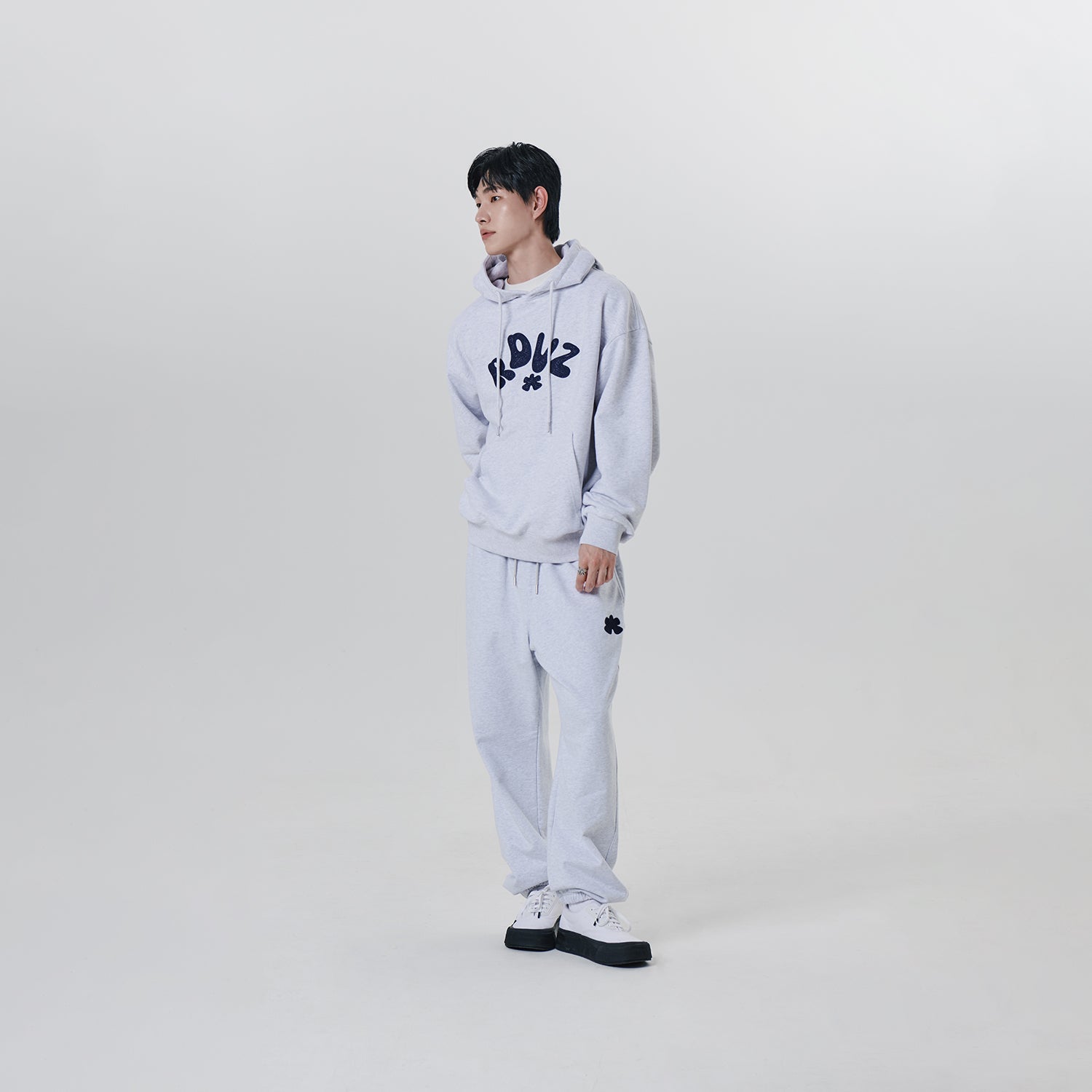 HANDLE EMBRODERY HALF LOGO HOODIE
 - WHITE
M/GREY