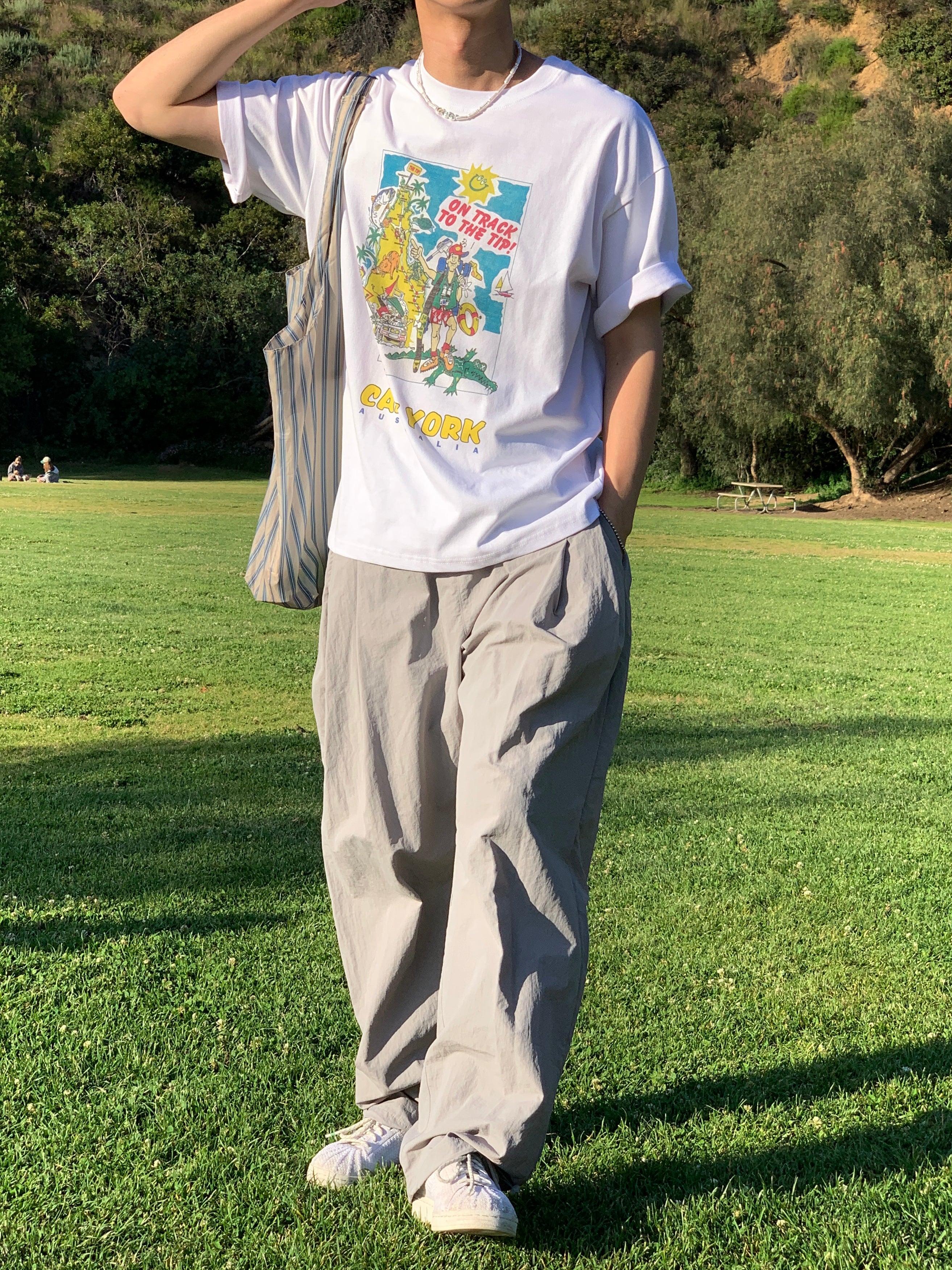 オーバーピンタックナイロンパンツ