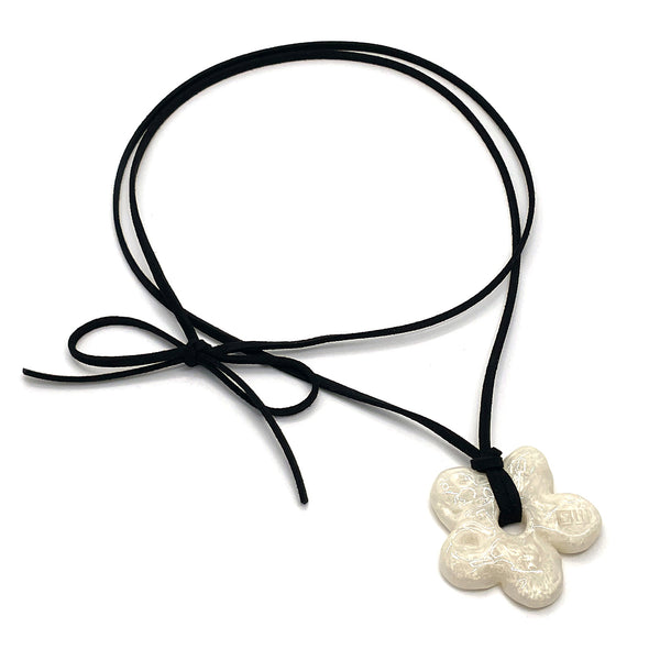 Acrylic Flower Necklace [Ivory]