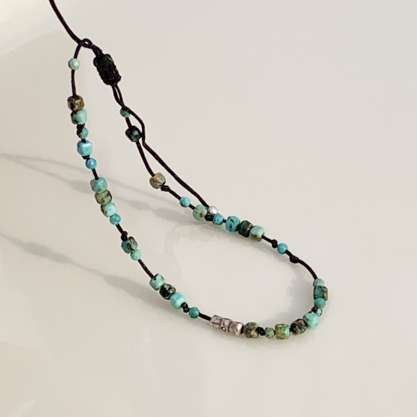 Hakuna Matata, single line bracelet_December Birthstone