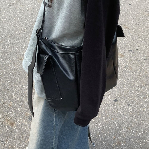 Multi-Pocket Shoulder Crossbag [Black color]