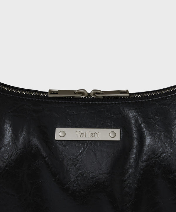 CRACK LEATHER MOON BAG BLACK