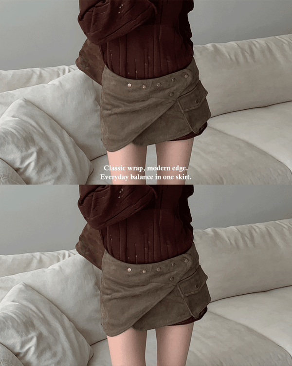 Grain Suede Button Pocket Mini Wrap Skirt (Khaki)